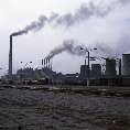 Kohle-Großkraftwerk mit Rauchfahnen, Changchun (China) [00265-M-02]